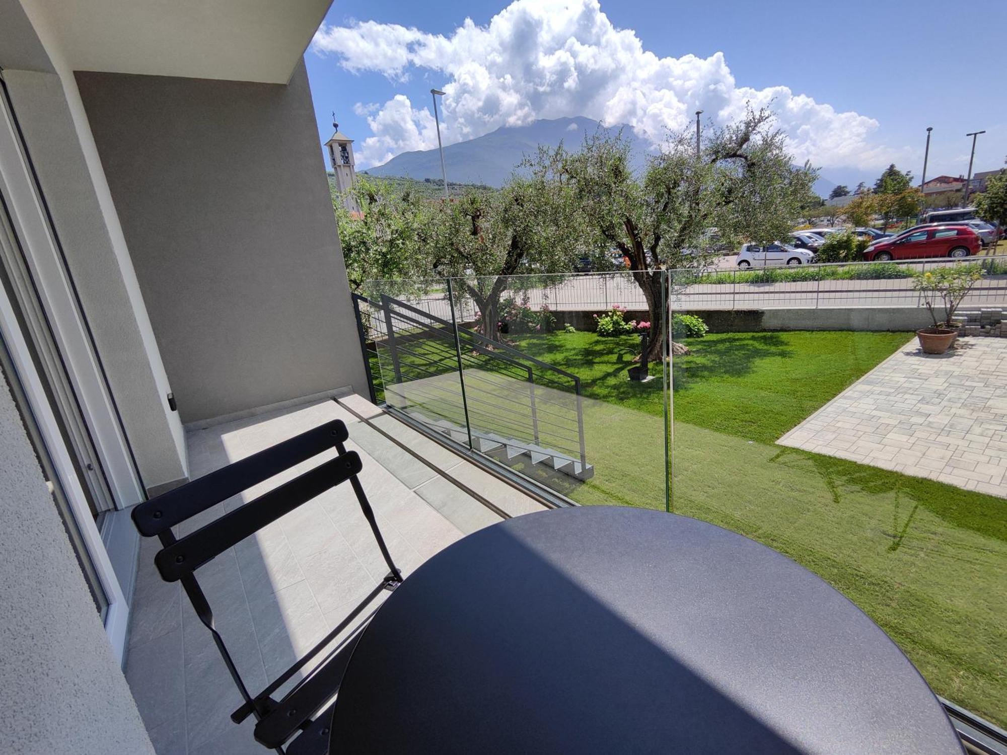 Oasi Degli Ulivi Lägenhet Riva del Garda Exteriör bild