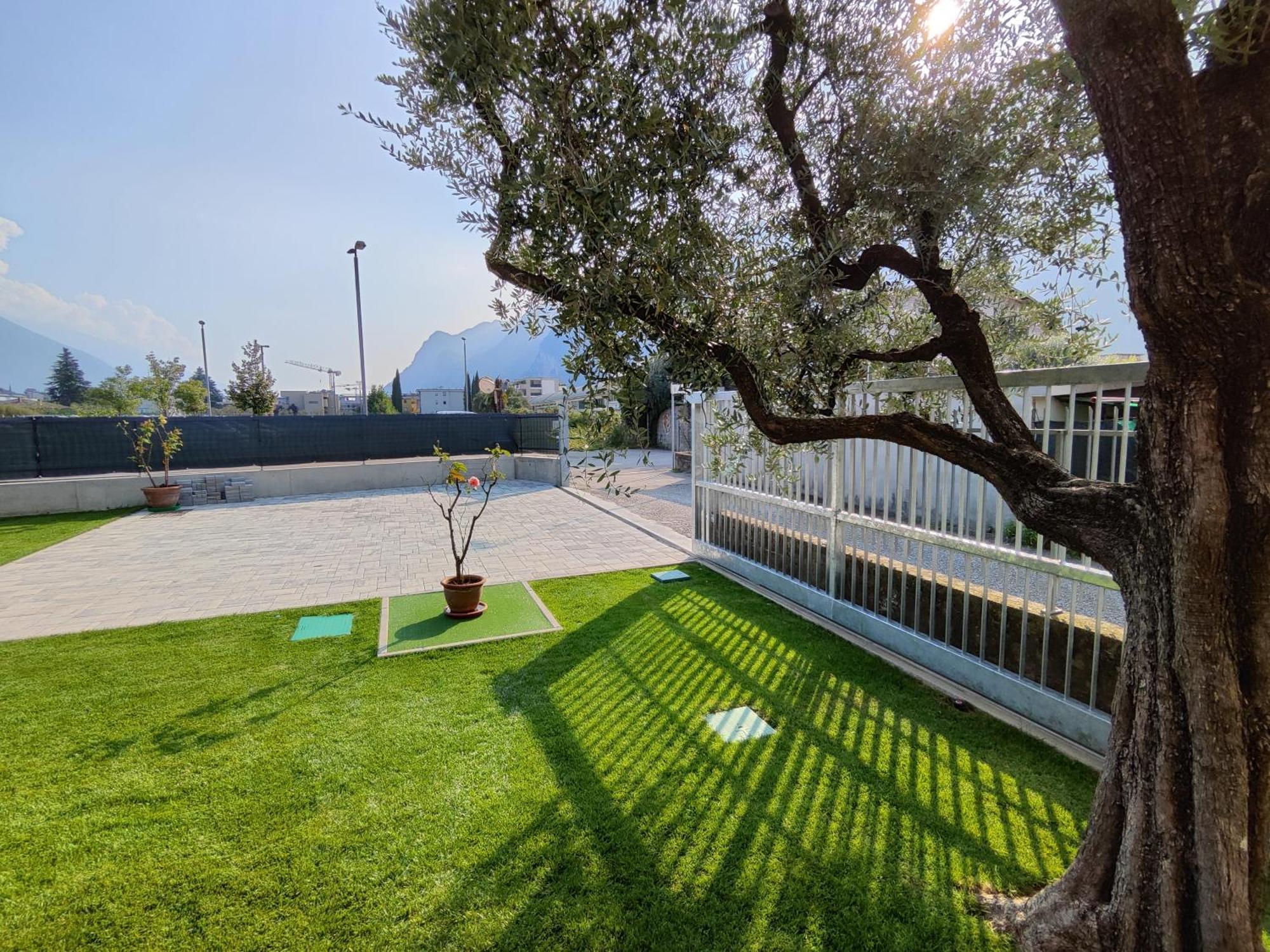 Oasi Degli Ulivi Lägenhet Riva del Garda Exteriör bild